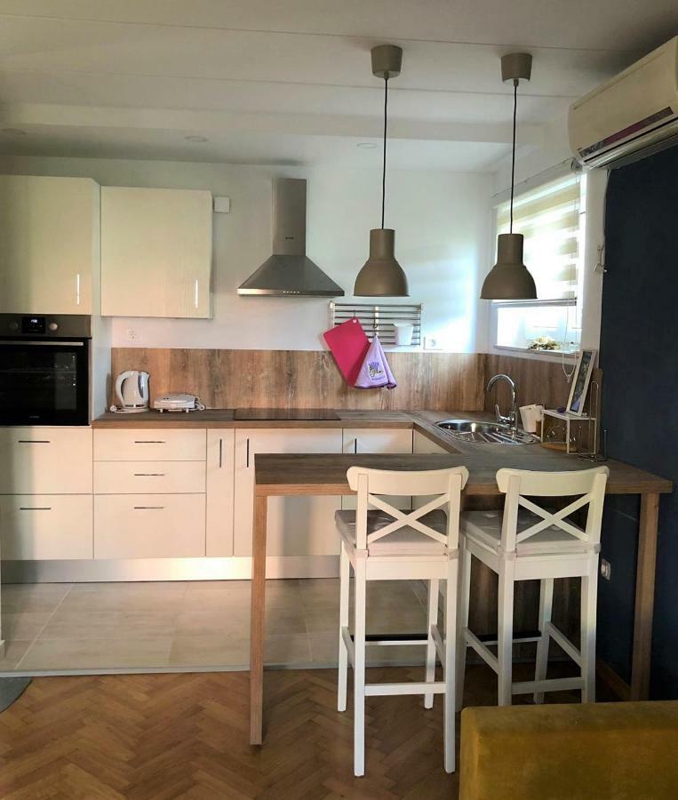 דירות מאלי לוסיניי Apartman Gloria מראה חיצוני תמונה